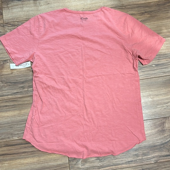 NWT. Woman’s Kinetix casual luxury pink “life is a beach” T-shirt. Size L. - Picture 5 of 6